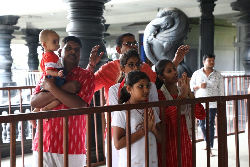 statue-of-equality visitors