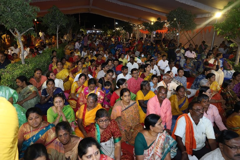 HH Chinna Swamiji With Devotees Samatha Kumbh 2024 Statue of Eqaulity