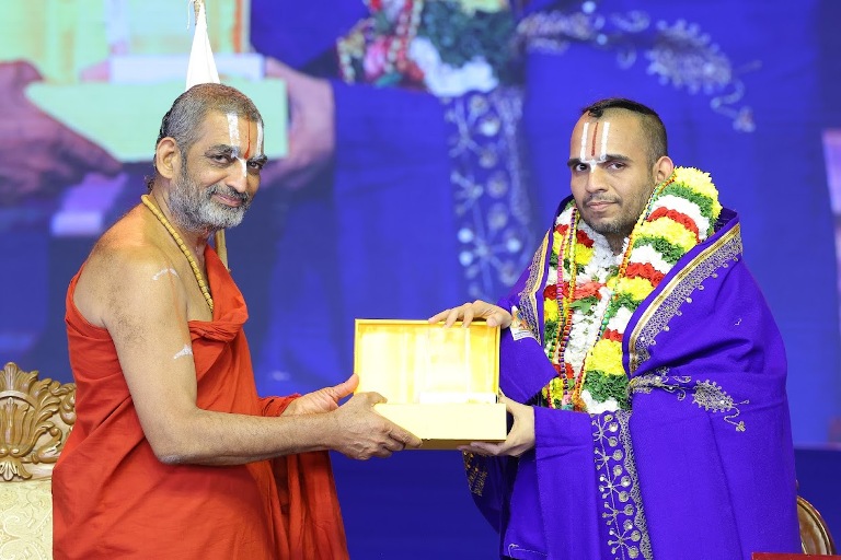 Gopalopayanam – Award Presentation HH Chinna Jeeyar Swamiji -Vishnuchittan Swami