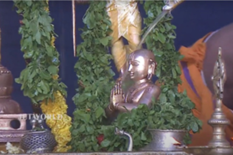 Bhagavad Ramanuja also accepting the service