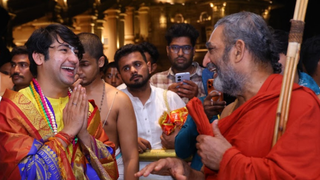 Sri Bageshwar Dham Sarkar’s Divine Visit to the Statue of Equality